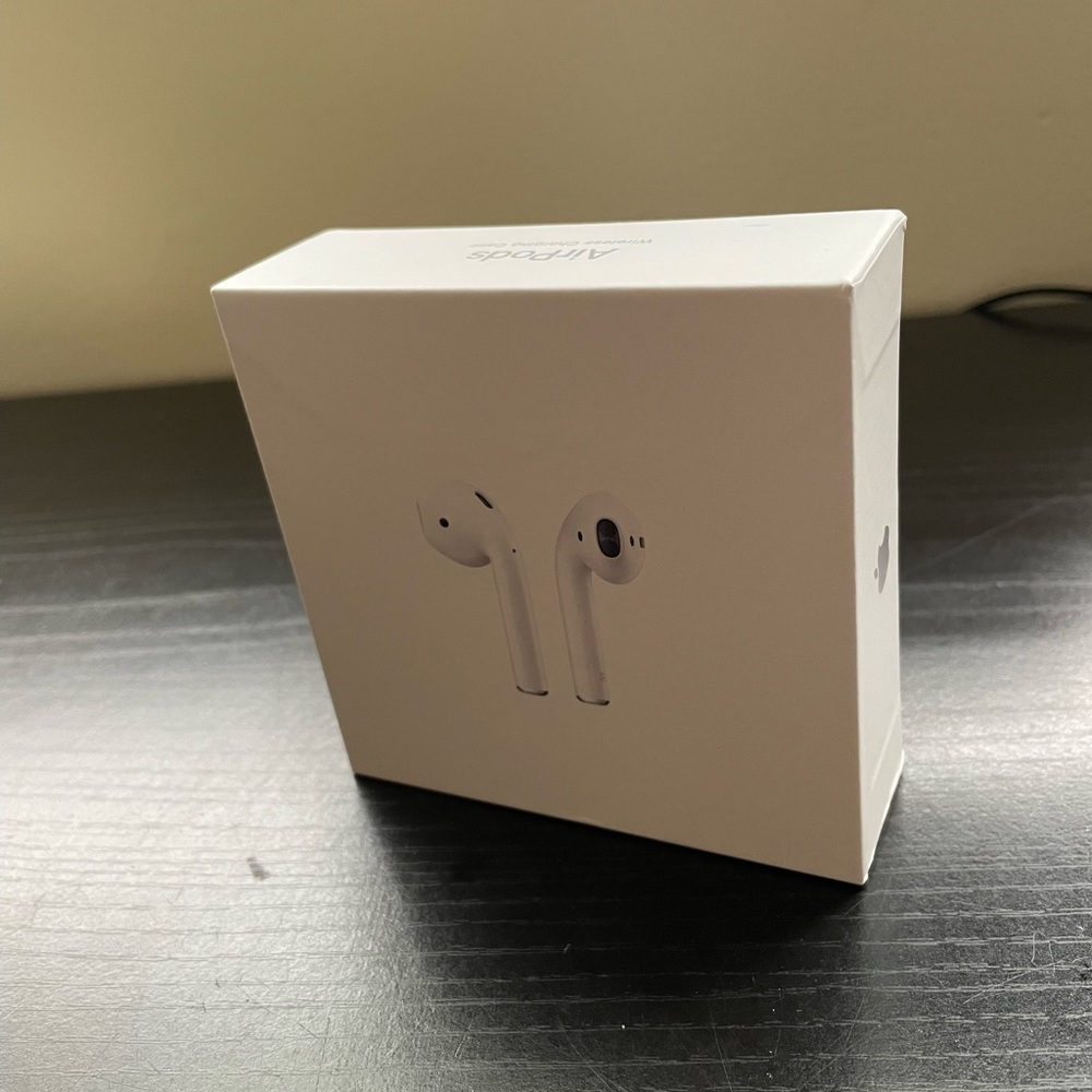 Apple AirPods Wireless Earbuds - Sleek White